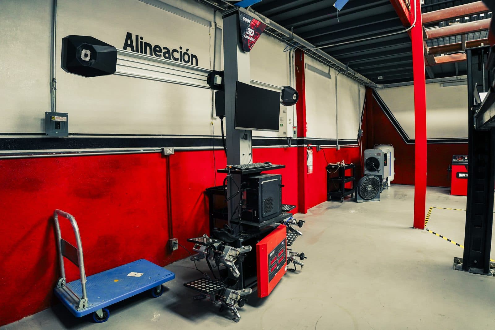 Estación de alineación computarizada y balanceo en GC Motors
